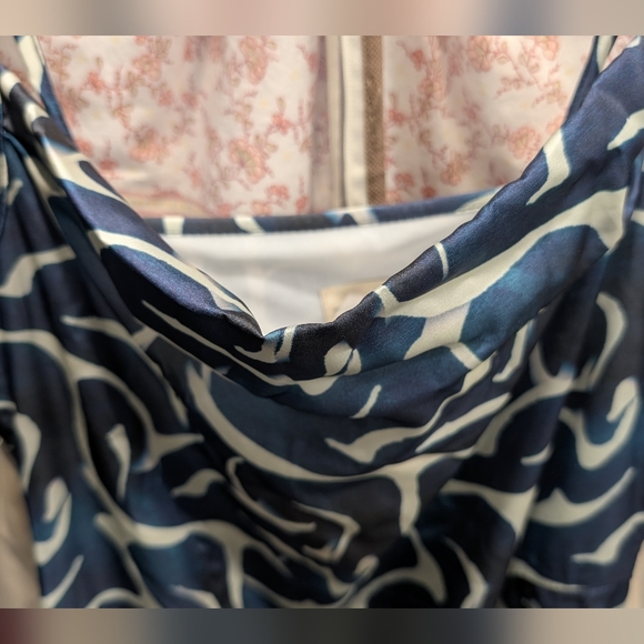 Averie NWT Navy and White Wave Dress - Picture 3 of 4